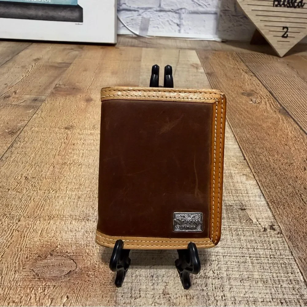 Nocona leather men’s trifold wallet brown / tan